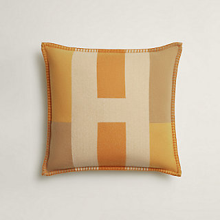 【極美品】 HERMES クッション H Casaque pillow ① h-horizon-pillow--103942M 01-